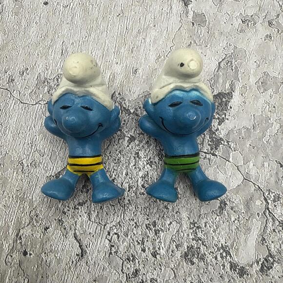 Vintage Smurf Sail Boat Play Set 5 Peyo Schleich 1980 Hong Kong 2 Sleeping - Picture 2 of 9